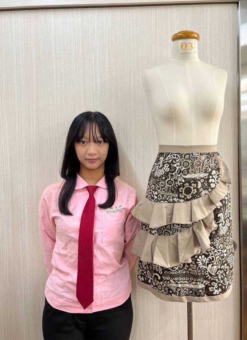 從生手變金手 中壢家商駱沛妤勇奪全國家事類技藝服裝設計金手獎