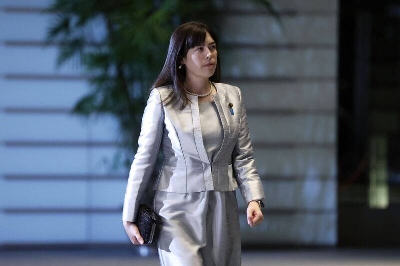 日美女大臣禮服挨酸「秀優越感」小野田紀美直球回應超嗆