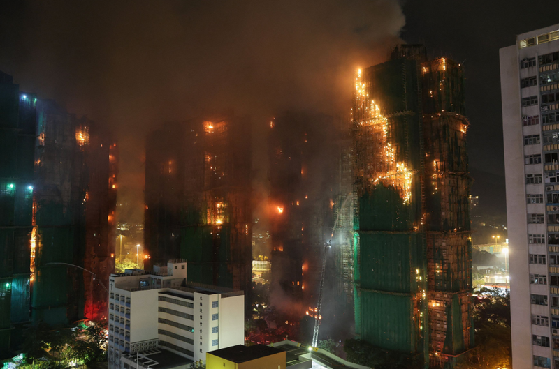 香港惡火「升至五級」 7棟大樓陷火海頻傳爆炸聲 增至13死15傷!