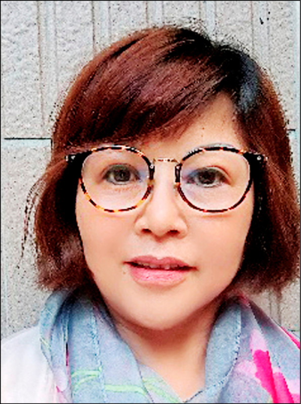 「這個國民黨我不想玩了！」 中配中常委何鷹鹭 宣布退黨