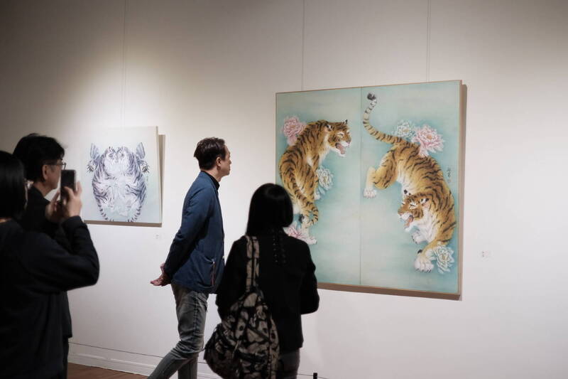 虎科大45週年慶生! 林函葦「貴氣天成」個展大貓當主角