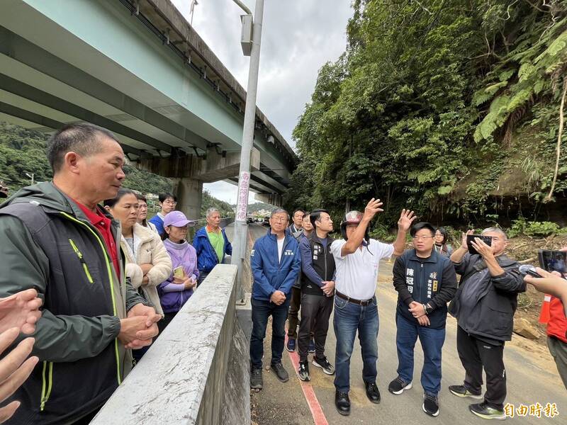 基隆暖暖興隆街落石不斷  明年1月上旬有條件單線通車