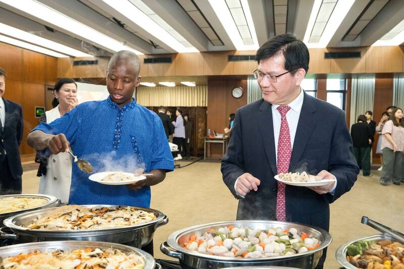 24名賴索托兒童來台演出 流利中文分享最愛吃「臭豆腐」