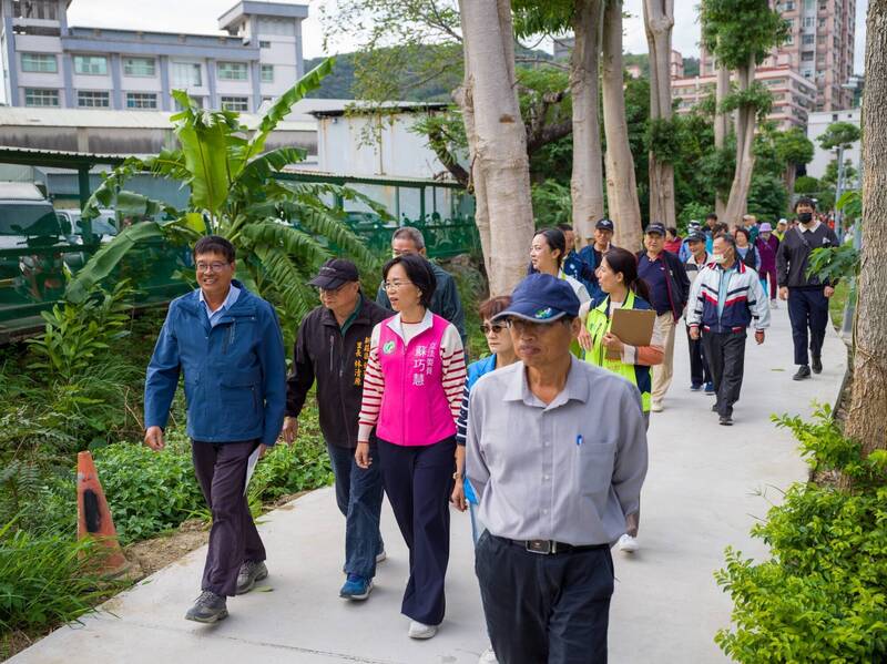 獲提名參選新北市長首日！蘇巧慧會勘新莊塔寮坑溪排水改善