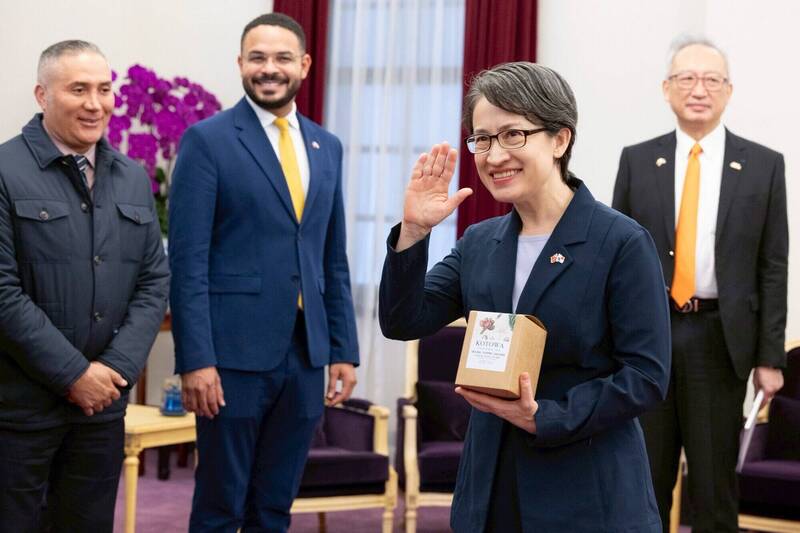 巴拿馬跨黨派議員訪台 蕭美琴接見：感謝為重建友誼付出心力