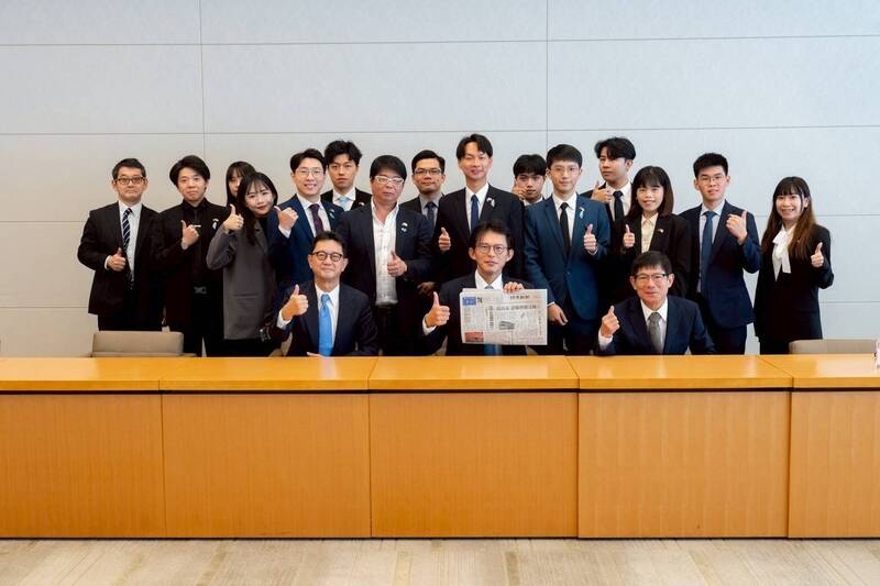 率團訪《讀賣新聞》 黃國昌:日媒維持專業 對比台灣媒體……