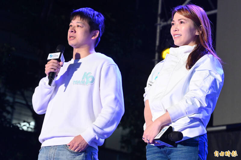 陳智菡譴責老公許甫「不幫自己討公道」 網調侃︰普發1萬上繳安太座