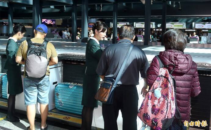 台日價差3.5萬!他想把日本熱水器扛回台 向網友求援