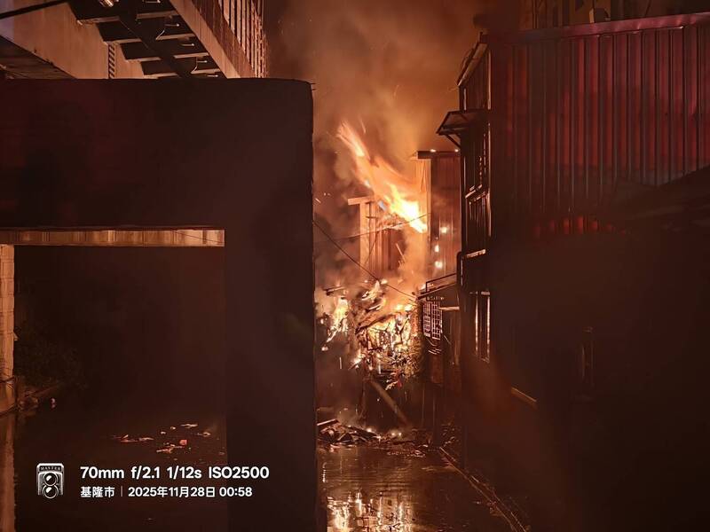 9旬婦疑凌晨點蠟燭起火 基市10多名住戶驚險逃生