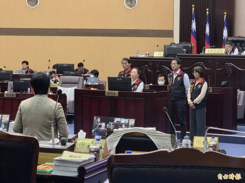 徐榛蔚全額補助吉安市場改建還增修「霸王條款」 議員批獨厚自己人