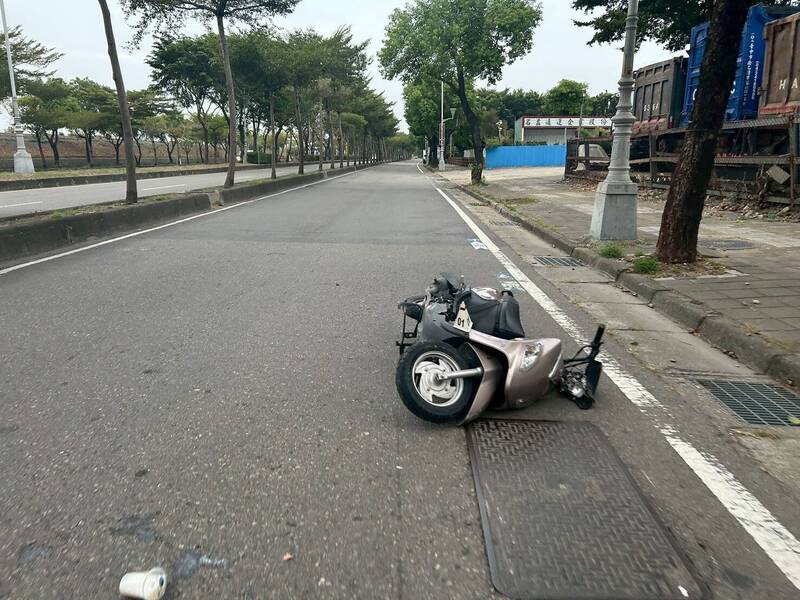 買完早餐再也回不了家！霧峰男騎車自撞路樹爆頭身亡