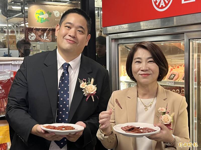 台畜新品牌「豬豬呷」餐廳進駐西市場 屏東豬雜現煮現吃