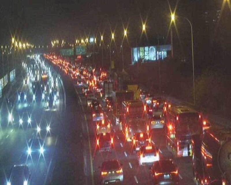 塞爆！國1彰化段兩車追撞 下班車潮大塞10公里