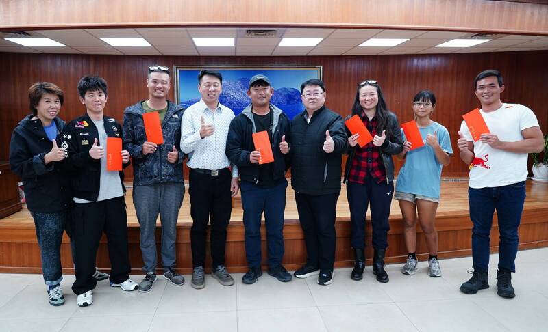 澎湖帆船代表隊全運會獲佳績 議長陳毓仁接見表揚