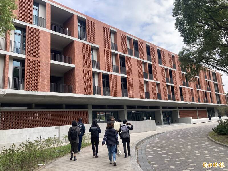 台大人文館全新啟用！世紀特展訴說文學院誕生