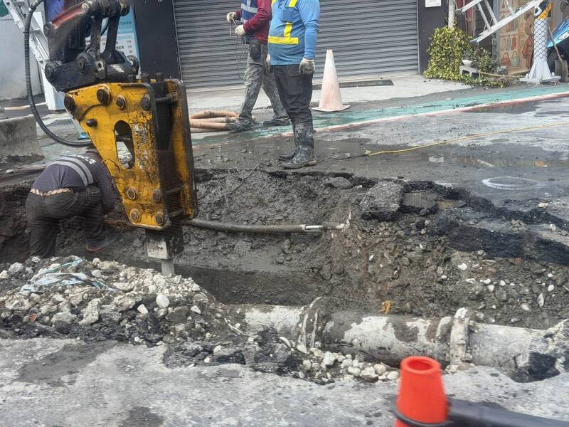 彰化市中華路鋪好又開挖挨轟「錢太多」 林世賢也震怒