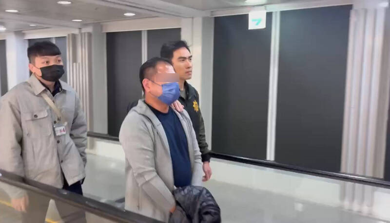 前黑幫副會長涉殺人潛逃印尼14年 昨押返歸案