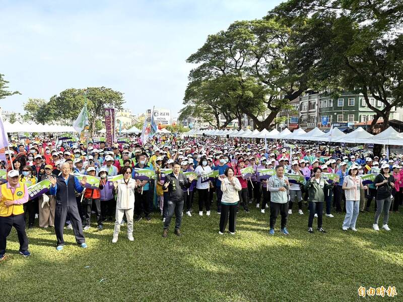 屏東縣志工運動大會  1300餘位志工熱力登場