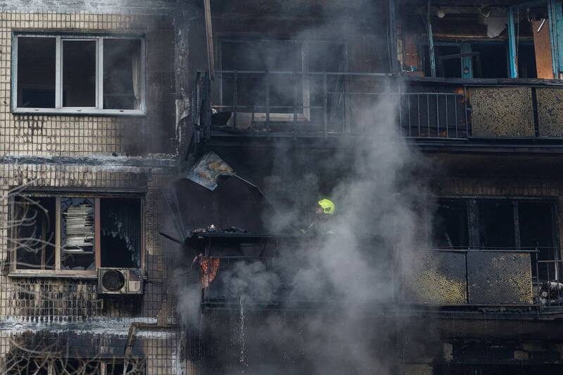 嚴冬前夕!俄飛彈、無人機癱瘓電力系統 基輔60萬戶停電