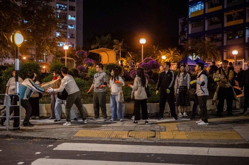 宏福苑大火釀128死 港府發放死者家屬80萬慰問金