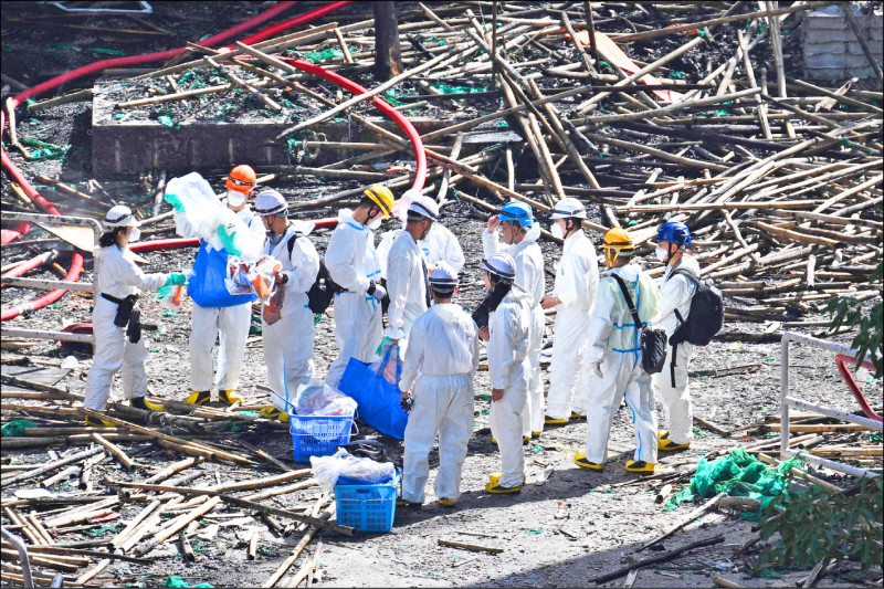 600鑑識人員進入宏福苑 蒐證辨識遺體