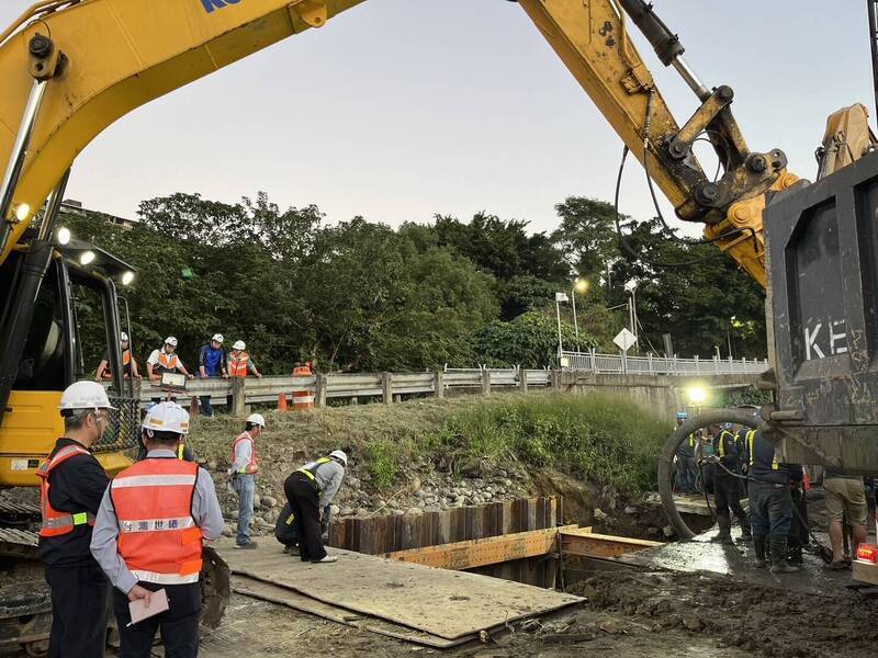 突湧地下水致搶修受阻 淡水16里大停水延至下午2點復水