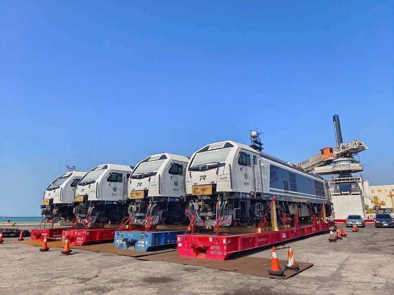 5輛R200柴電機車「延至明年8月交車」 台鐵說明原因