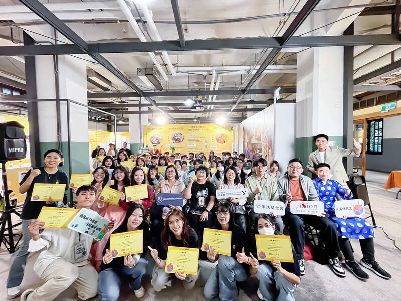 踏出台灣投入國際服務 北市青年局「海外志工」成果發表