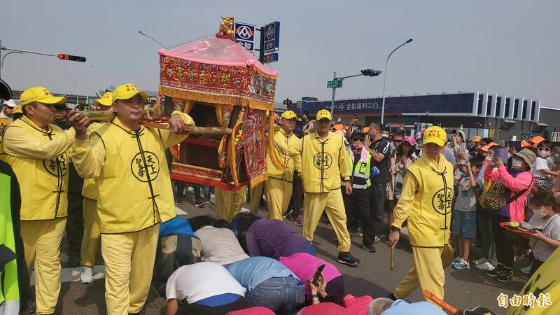 「粉紅超跑」12/5起遶境3天 高市府估8萬人潮、首推媽祖平安券