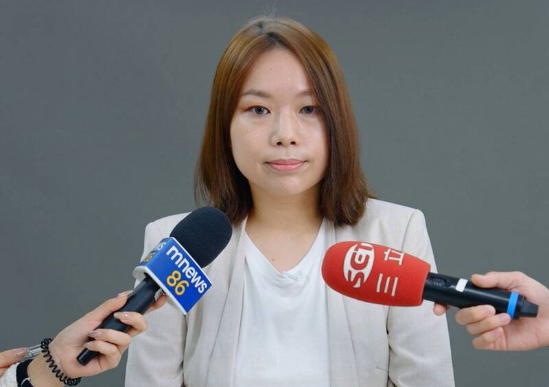 民眾黨發言人因「學業」退黨？ 四叉貓：搶不到位子吧