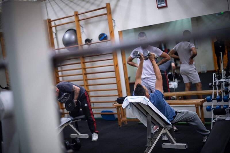 馬國200男子開「多人運動」趴 健身中心淪性愛小黑屋滿地保險套