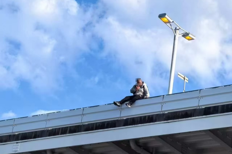 中國年輕遊客關西機場墜樓亡 小粉紅竟冷血轟「咎由自取」