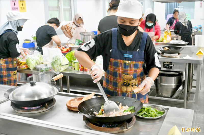 台東移工美食競賽 逾百人競技
