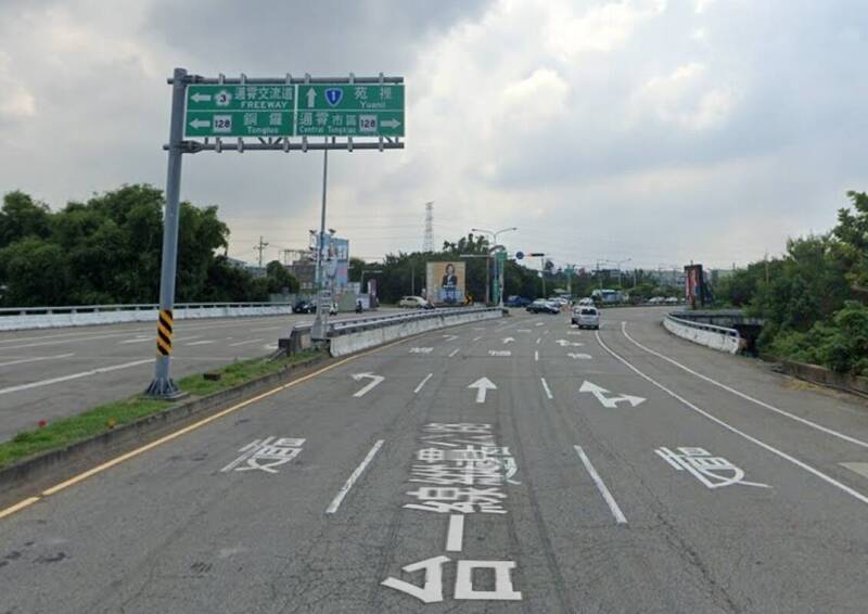 男子「螃蟹切」轉彎不甩警車後方聲聲喚 罰2萬扣照半年