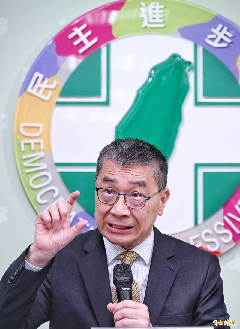 批藍棄國防「把台灣送中國」 徐國勇嗆：上完廁所才買衛生紙？