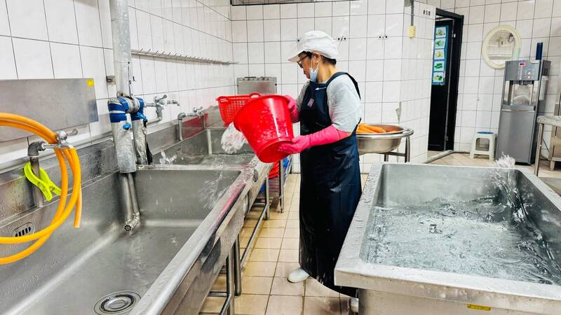 基市府：洗水塔、調度水車、礦泉水應變 保障學生、幼兒用水安全