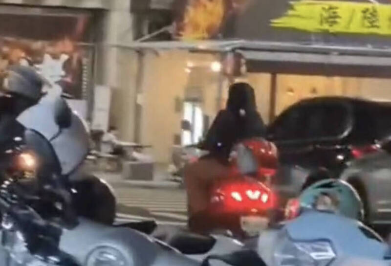 高雄怪男深夜亂鳴警報器「覺得好玩」 警逮人重罰