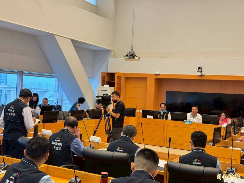 台中警局交通罰單年收入破2億 綠議員批「罰越多、未見事故下降」