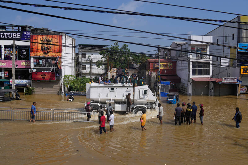 東南亞暴雨釀洪災山崩破千人死亡 印尼、斯里蘭卡軍方動員救災