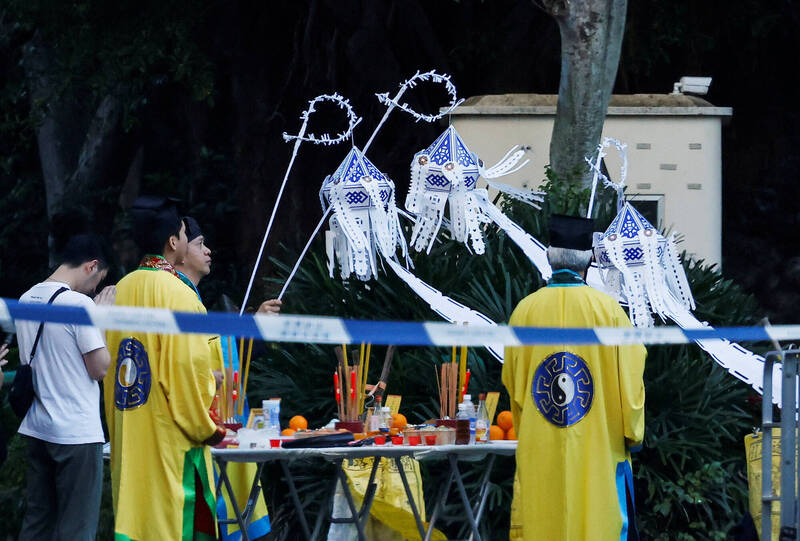 香港大火增至151死！ 防護網不合格 港府批建商：為賺錢犧牲人命