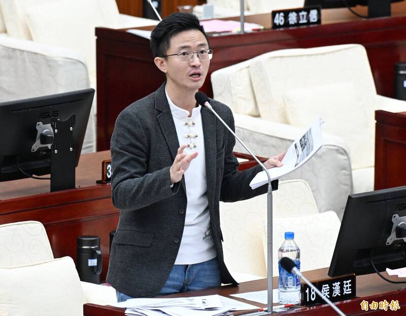 侯漢廷提男女都當2年兵  卓冠廷：「學共產黨批鬥」以為大家是白痴