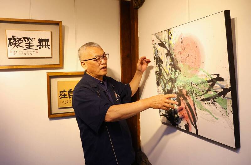 陳俊合長年潛深耕於書畫的紮根與創作。（陳俊合提供）