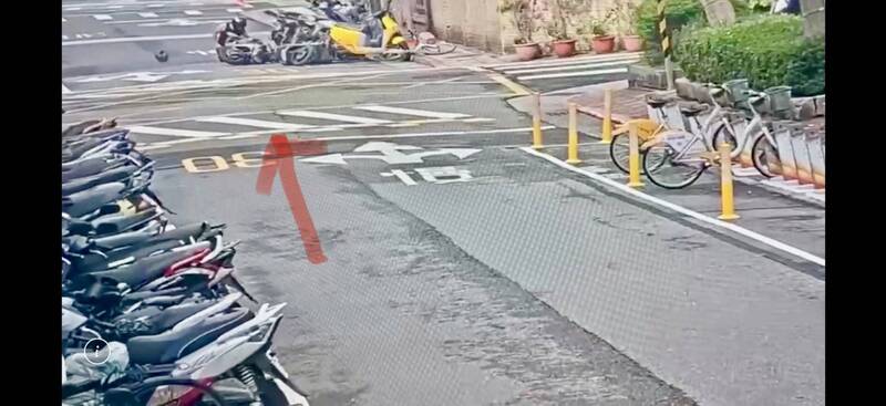 酒駕撞倒多車、不安返回查看 松山警眼尖認出當場逮人