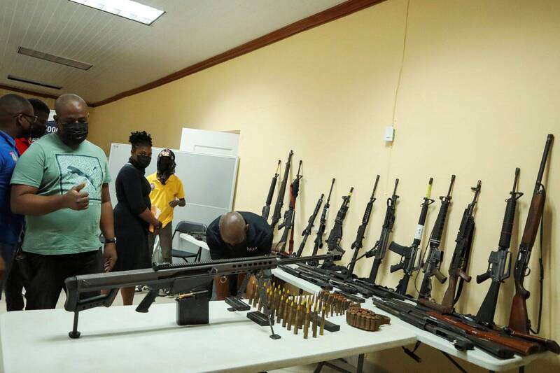 海地中部遭幫派大規模攻擊 數百人逃離槍林彈雨和燃燒房屋