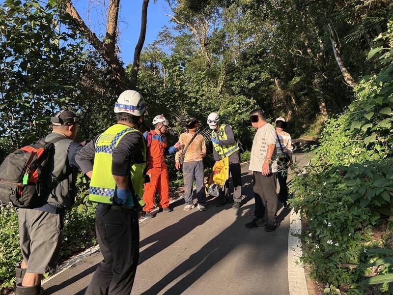 遊銅鑼天空步道墜谷 男全身泥污負傷攀爬獲救