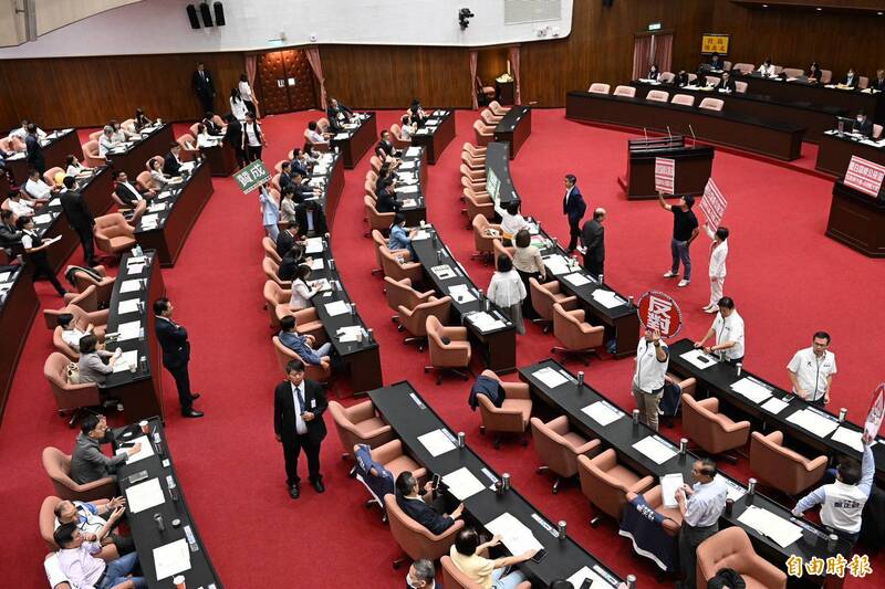 中選會6委員任期屆滿未提名 國民黨團提譴責案逕付二讀