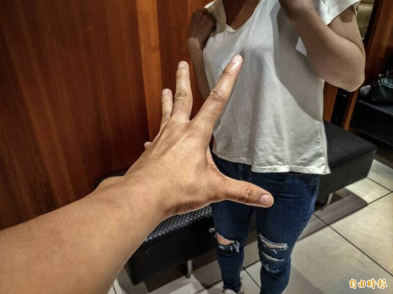 偷拍女內衣褲還想加「臉書好友」 判拘20日還要賠8萬