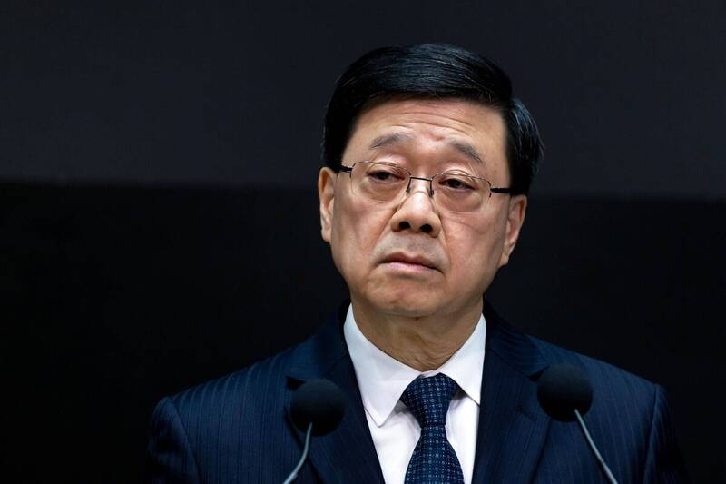 民怨沖天？李家超宣布設「獨立委員會」查大火 立法會選舉如期舉行