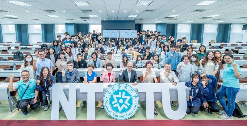 台東大學發出1530萬元獎助學金 新住民子女表現優