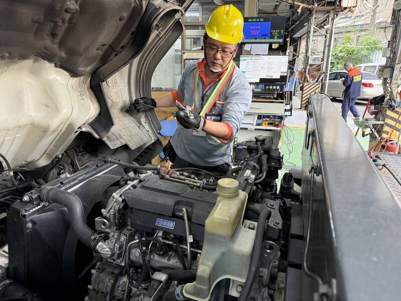 柴油車審驗、檢測更省時！「中隆汽車」成新北首家雙檢合一認證保養廠